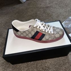 Gucci Sneakers Size 8.5M