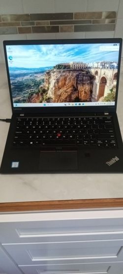 Lenovo X1 Carbon Gen 5 fast Intel I-5 7th gen 16gb Ram windows 11 pro excellent condition
