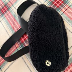 Lululemon Sherpa Bag 