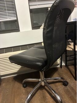 Desk chair with mesh back