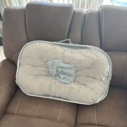 Snuggle Me Infant Lounger