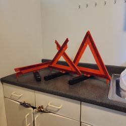 3 Collapsible Warning Triangles with Case