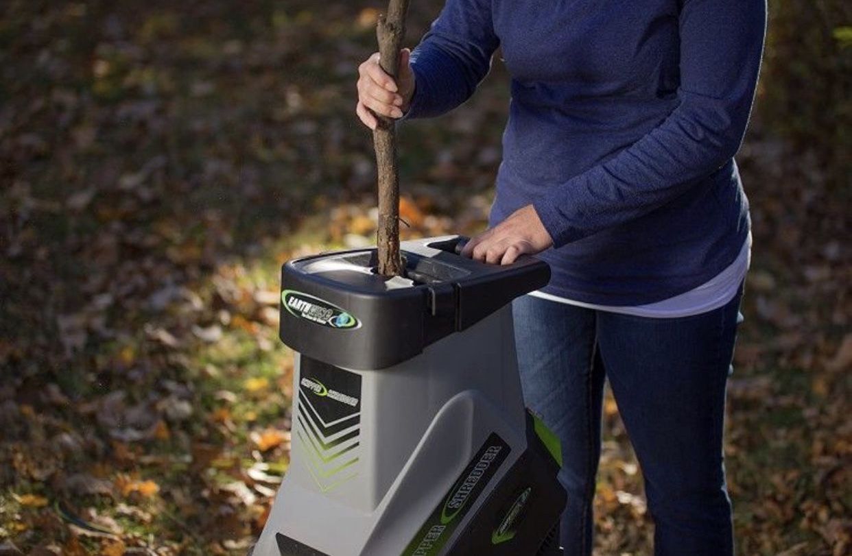 Earthwise GS70015 15-Amp Garden Corded Electric Chipper, Collection Bin for  Sale in Riverside, CA OfferUp