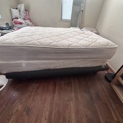 Full size bed 