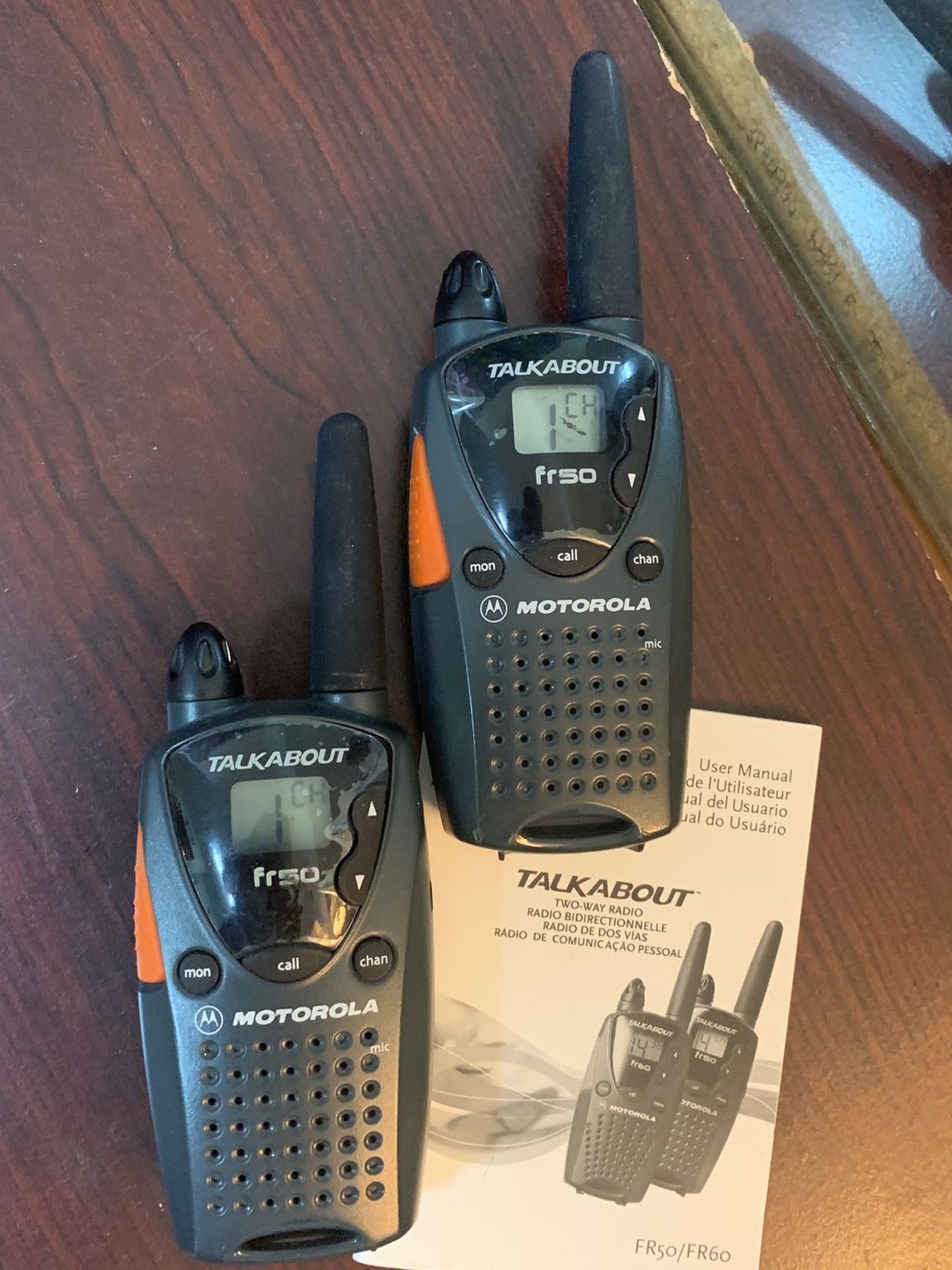 Motorola / two-way radio /. Walkie talkie