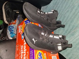 Black ladies pumas