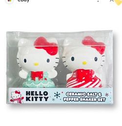 Hello Kitty Salt & Pepper Shaker