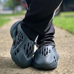 Yeezy Foam Runner “Mineral”