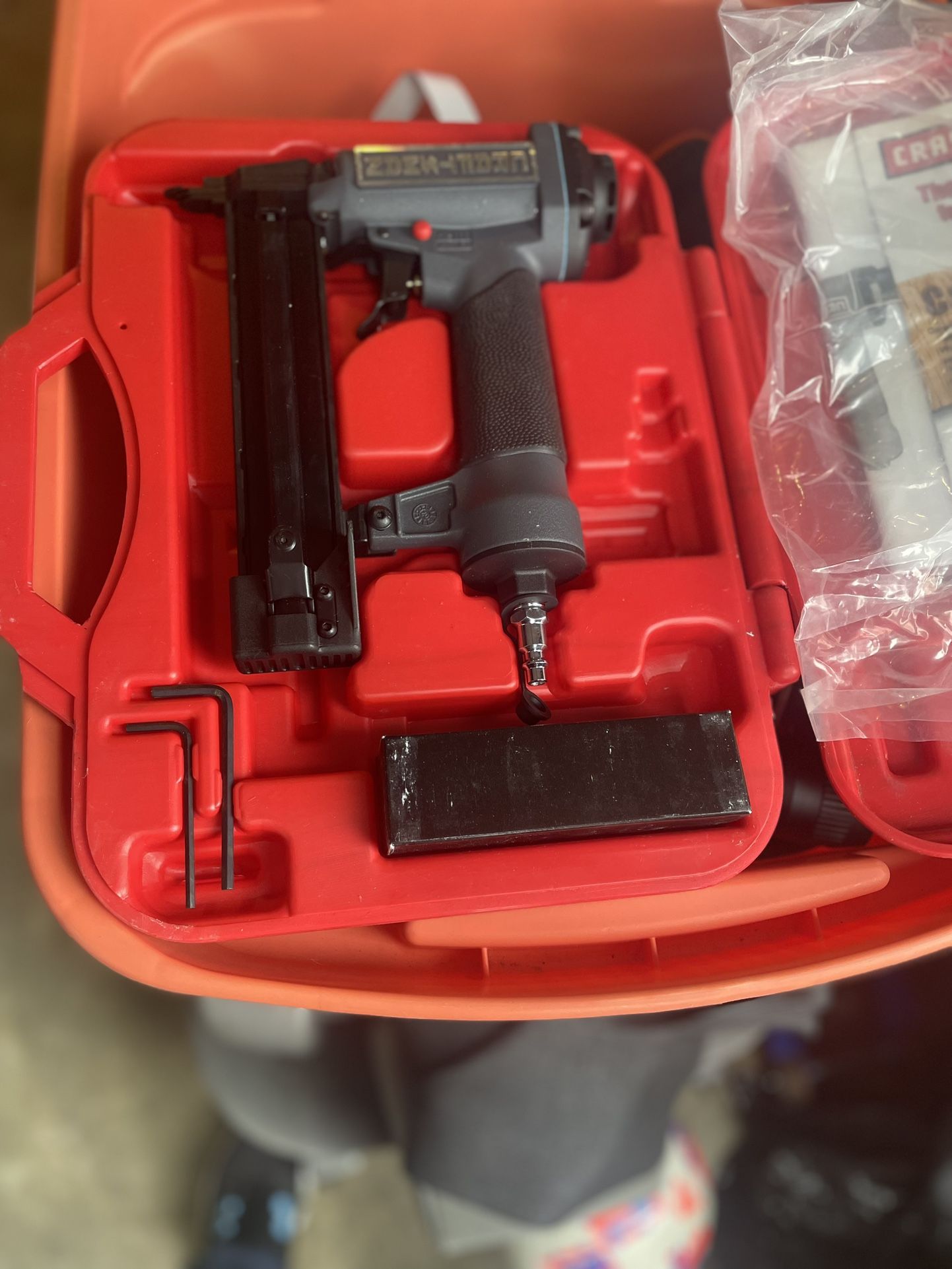Craftsman Two In One Stapler & Finish Gun