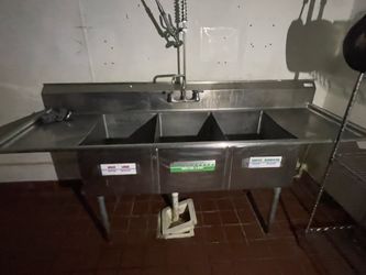 Stainless steel kitchen appliances