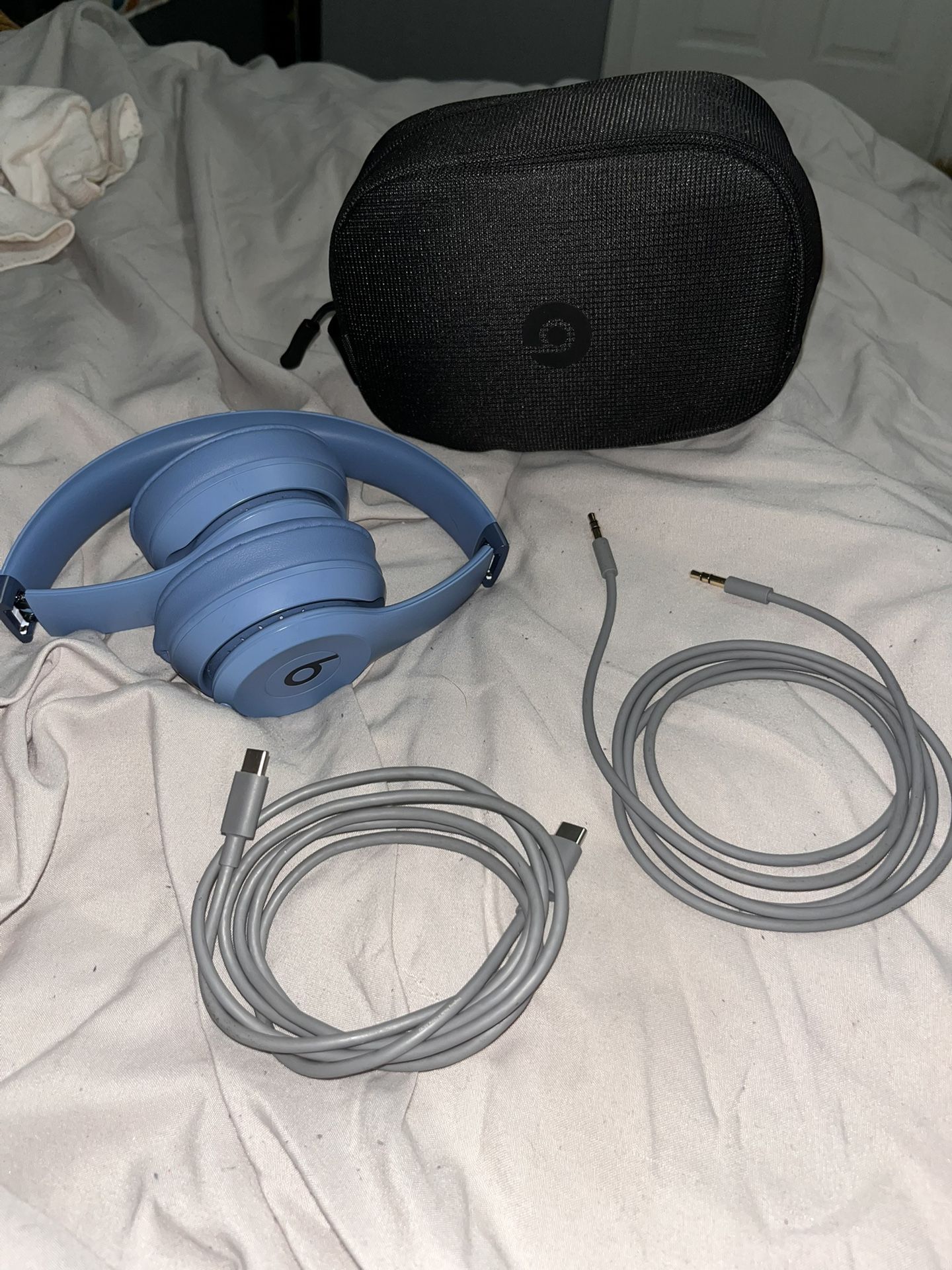 Beats Solo 4 Bluetooth Wireless On Ear Headphones .