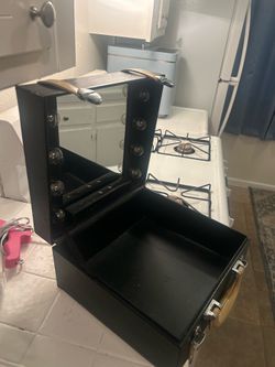 Vintage makeup box $25 OBO