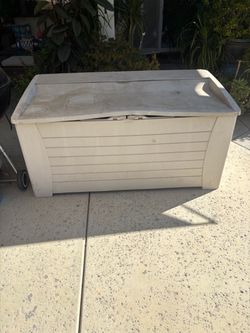 Outdoor Plastic Deck Storage Box