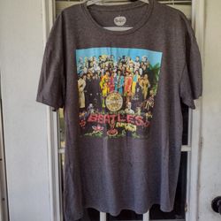 Beatles Men's Sgt. Pepper Vintage T-shirt X-Large 