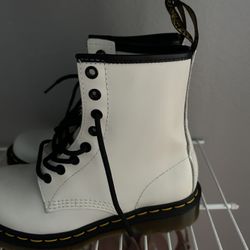 Dr  Marten White New 