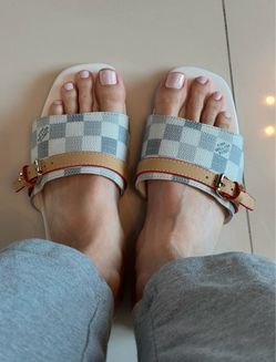 Women’s flats size 8.5