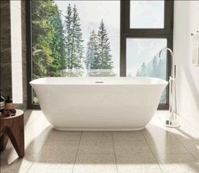 Freestanding soaking bathtub