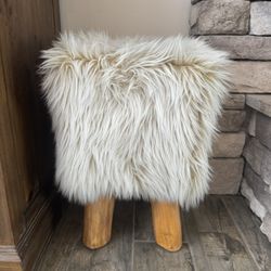 Ottomon/Foot Stool