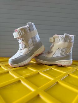 Carter's toddler boots Color Cream