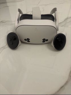 Meta Quest 3S 128GB VR Headset - White with Controllers + Carrying Case + Charger