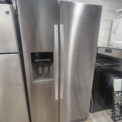 Whirlpool Counther Depth Side By Side Refrigerador With Water Ice Maker Dispenser In Excellent Working Condition 