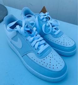 Women’s Nike size 7