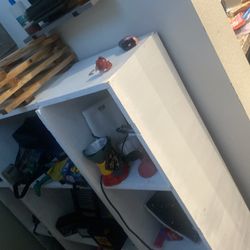 Shelves bookshelf 40$
