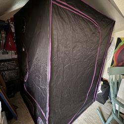 5x5 Grow Tent With Accessories 