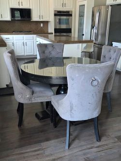 4 Gry Dinning Chairs