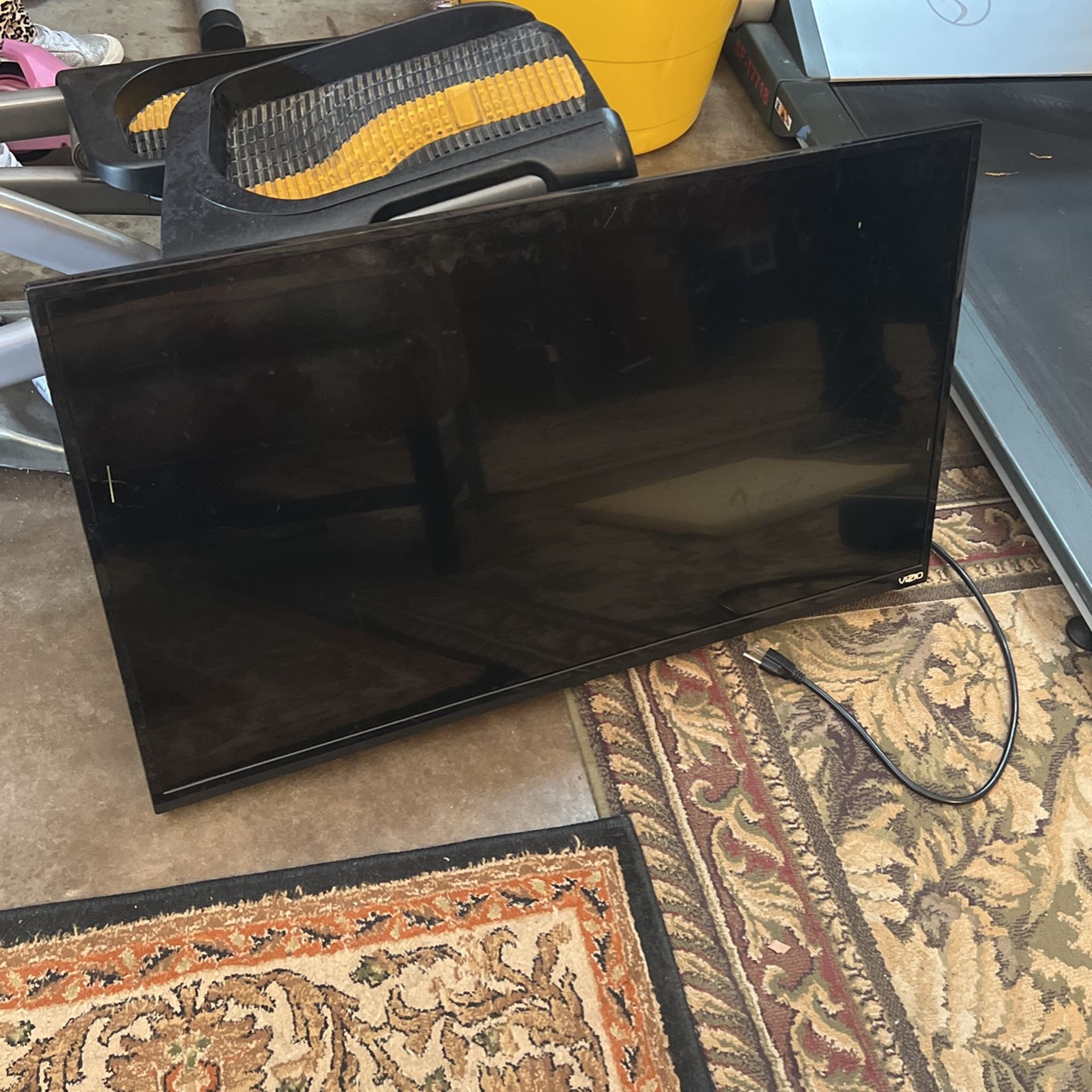 40 Inch Vizio TV