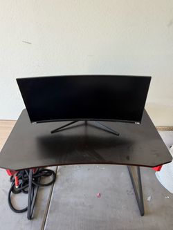 Gaming desk with gaming monitor