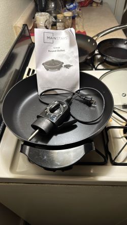 Main Stays 12 Inch Electric Brown Skillet Asking For Best Offer $15 brand New Never Been Used