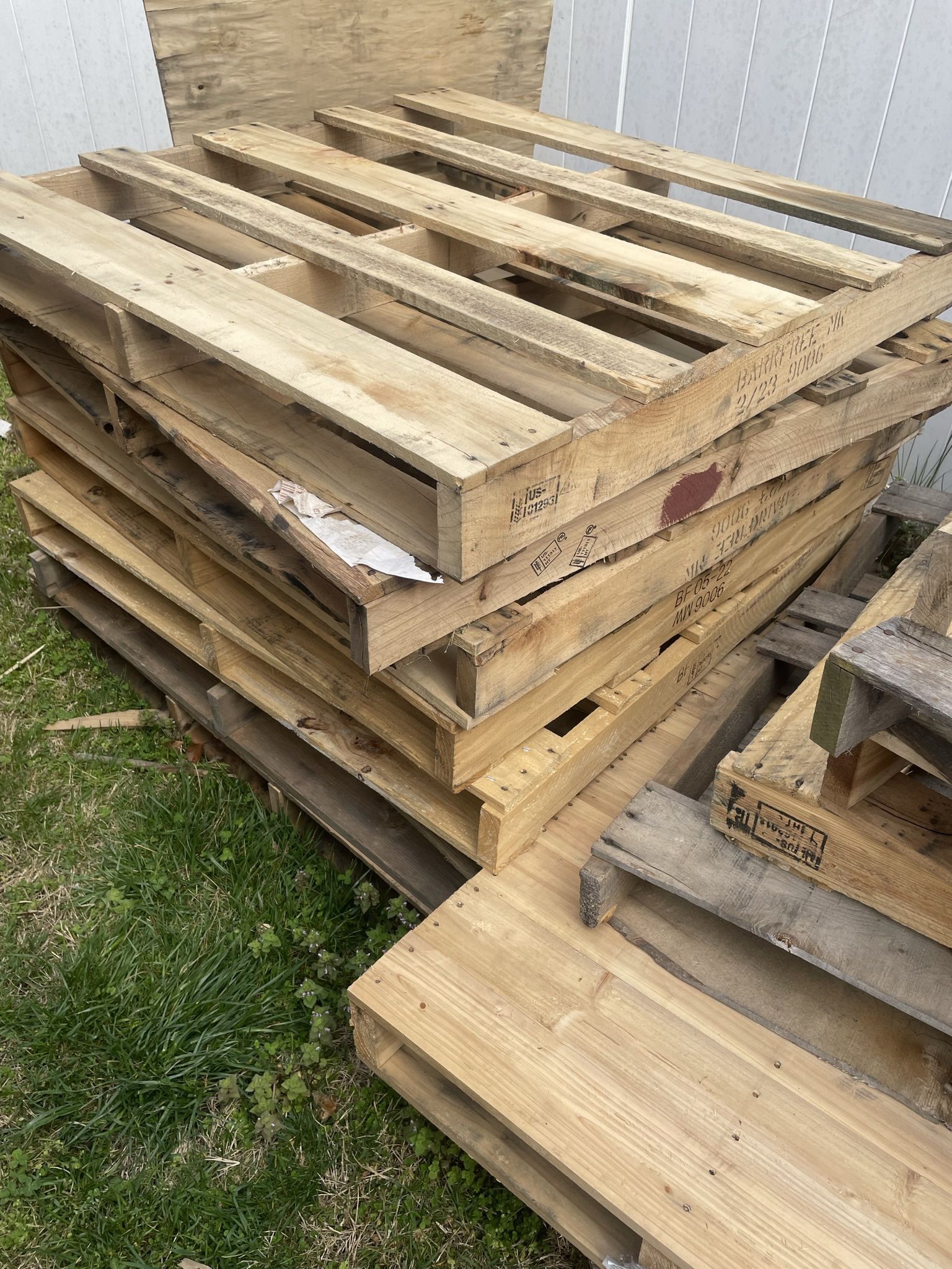 Pallets for Sale Great for DIY Projects and Shipping Needs! for Sale