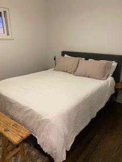 Queen mattress + bed frame