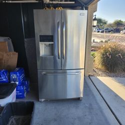 Frigidaire Full Size Fridge