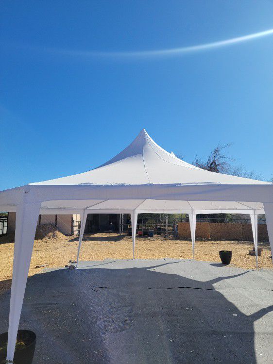 Two Tents 20×30 