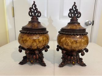 Decorative Lidded Urns – Tuscan Style Matching Set