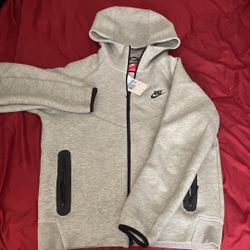 Nike tech brand new with tags 