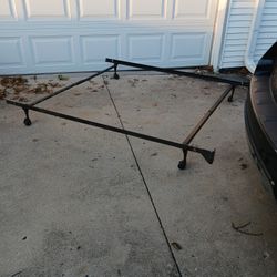 Adjustable bed frame up to queen