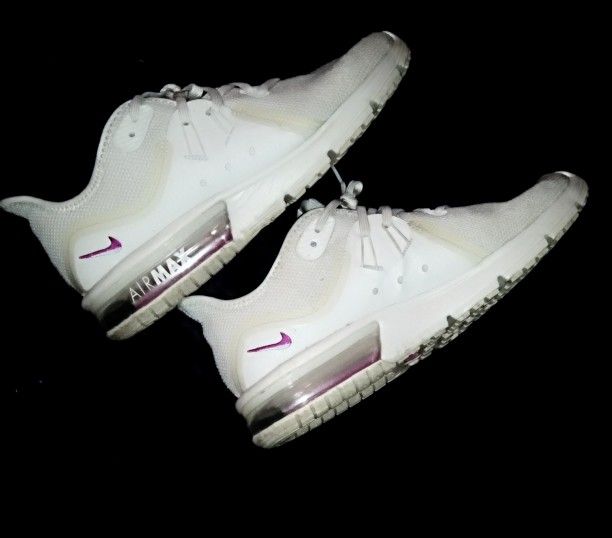 Women's  White/Pink Nike Air Max   Sz. 9