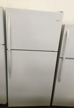 Whirlpool top freezer white 29 1/2 width