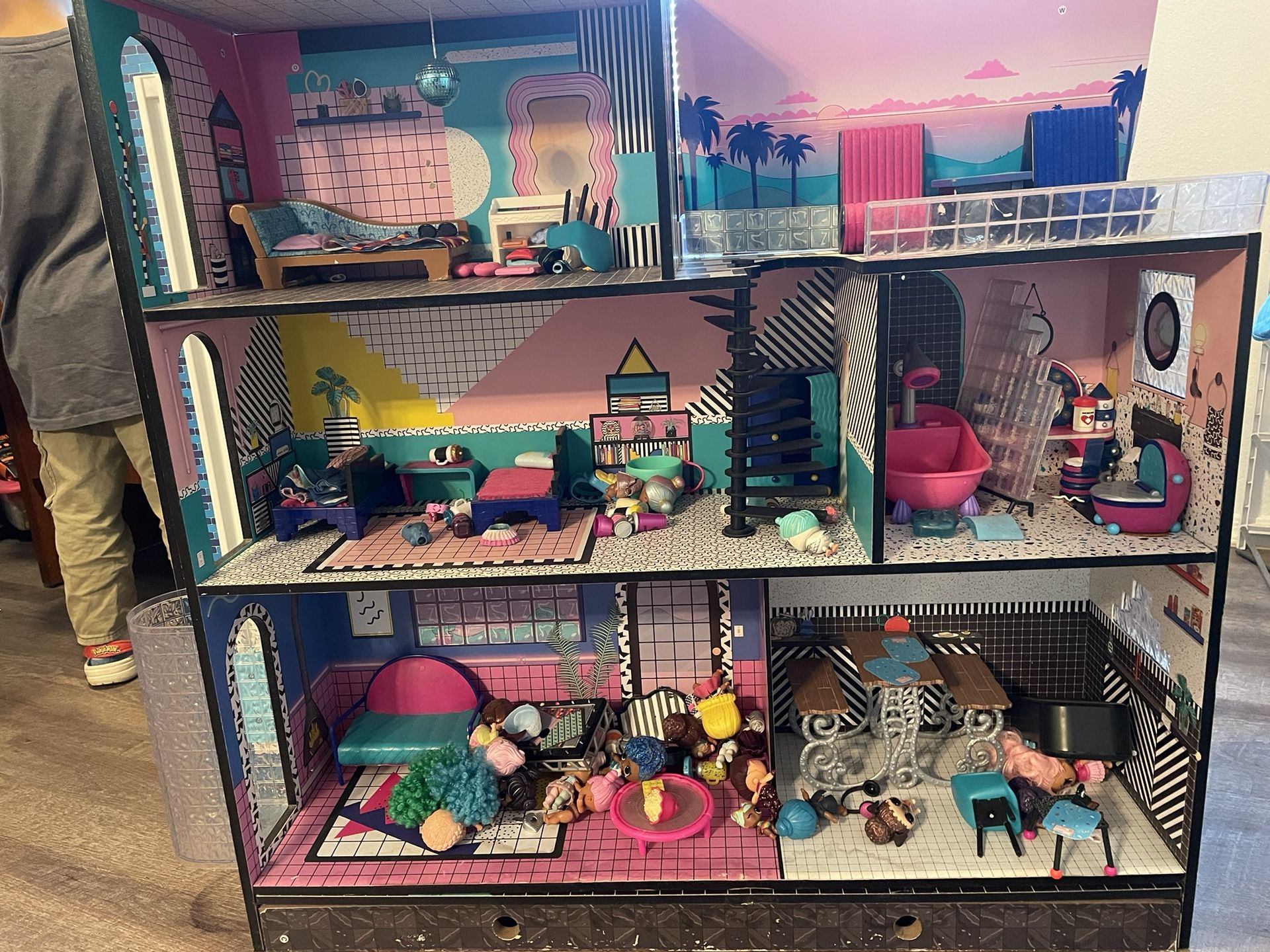 LOL DOLL HOUSE AND ACCESSORIES AND DOLLS