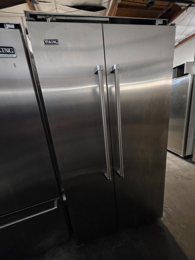 42" VIKING BUILT IN STAINLESS STEEL REFRIGERATOR 