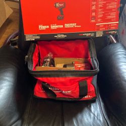 Milwaukee M18 FUEL 2967-21B 1/2 “ High Torque Impact Wrench W/ Friction Ring Kit 