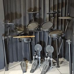 Alesis 10pc Mesh Drumset W/ Double Bass 