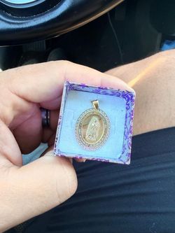 14k gold Pendant Virgin