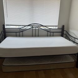 Twin Day Bed w/ Twin Memory Foam Mattress and