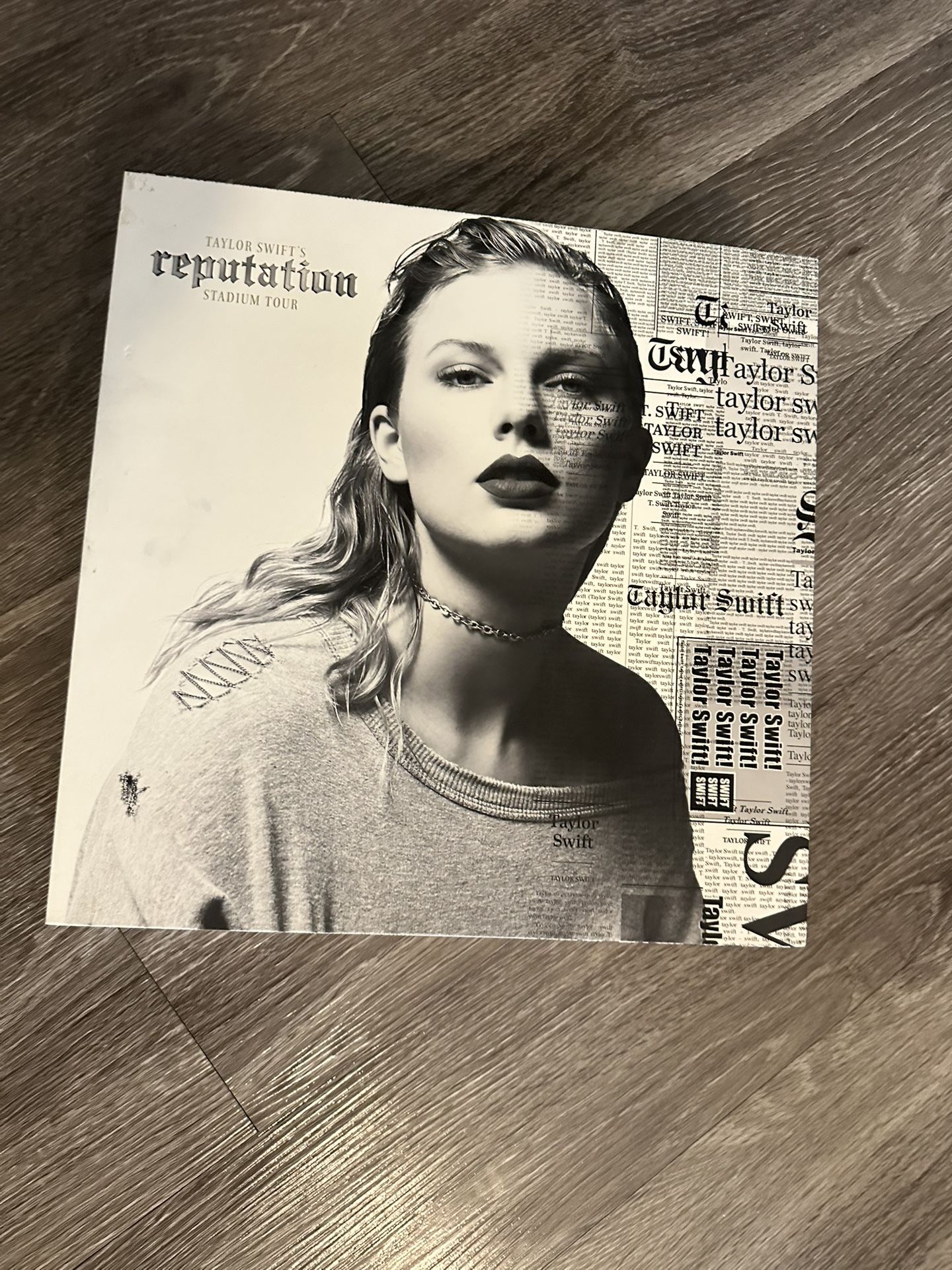 Taylor Swift Reputation Collectors Box