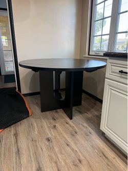 Black round/square dining kitchen table