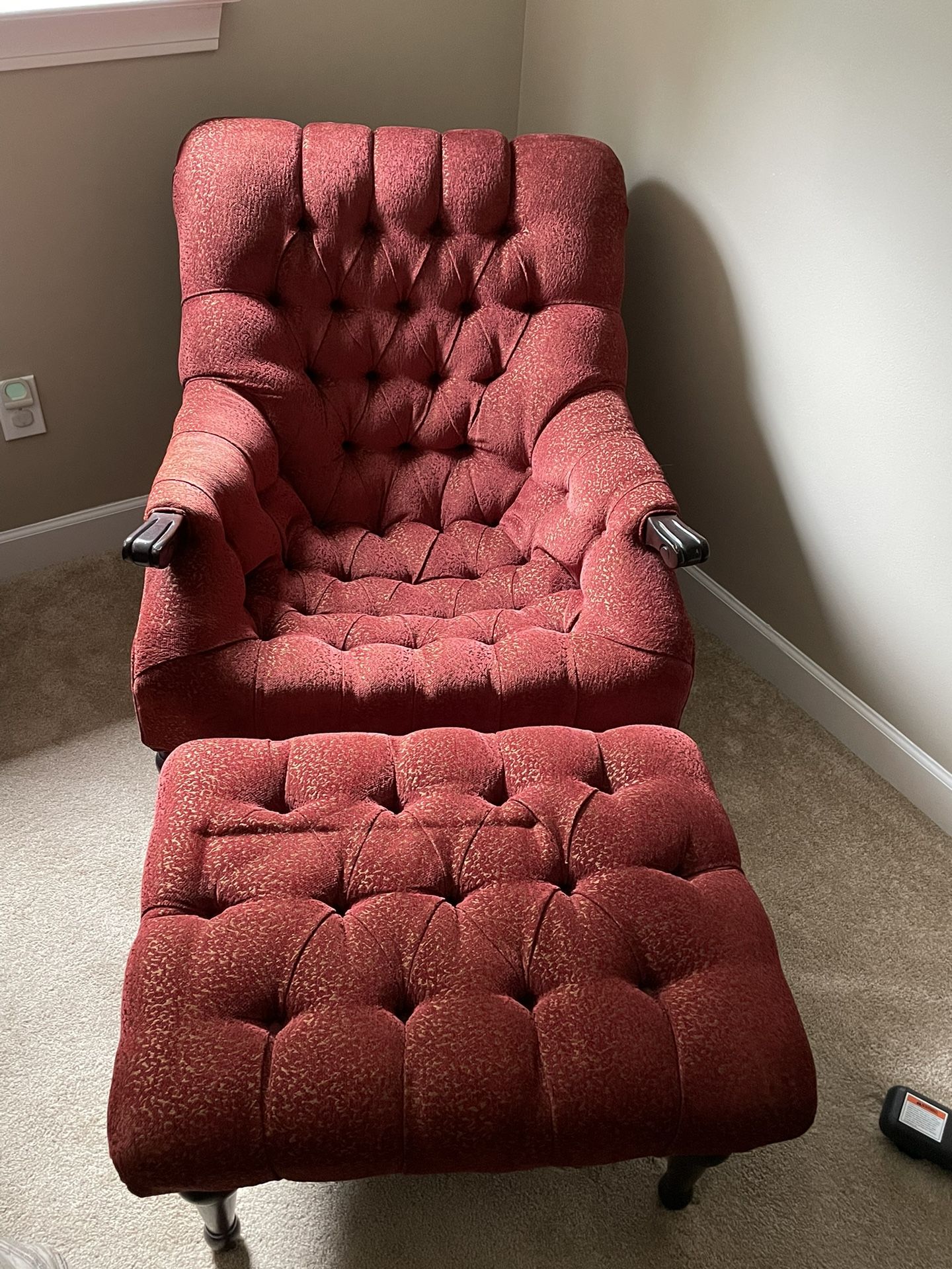 Chair w/ Ottoman (Delivery available!)